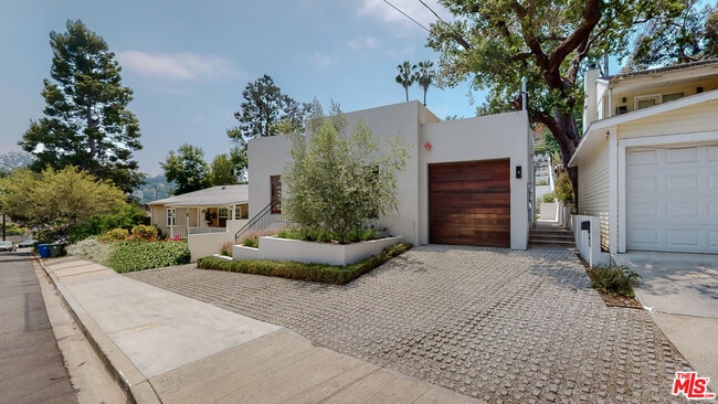 Building Photo - 4865 Wicopee Ave