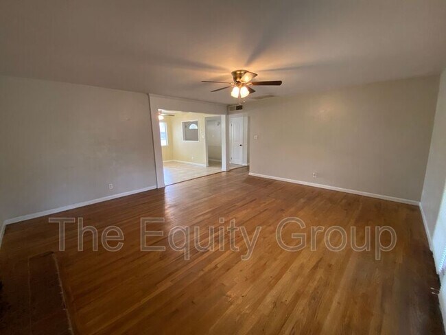 Building Photo - 4327 W School Ave