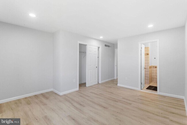 Building Photo - 36 Viburnum Ln