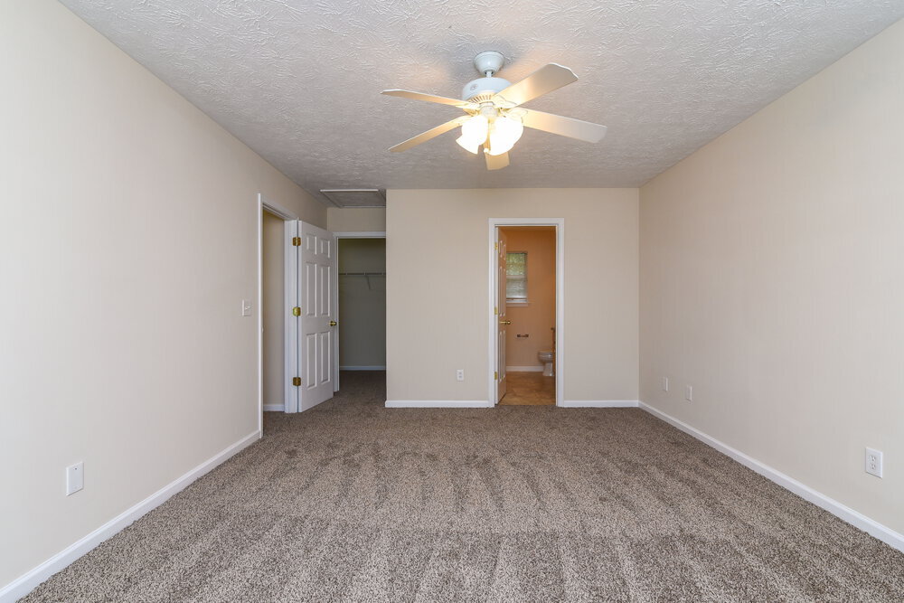Building Photo - 9670 Crestview Terrace