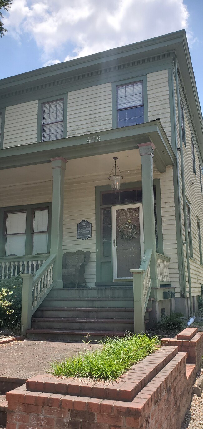 Building Photo - 408 Grace St