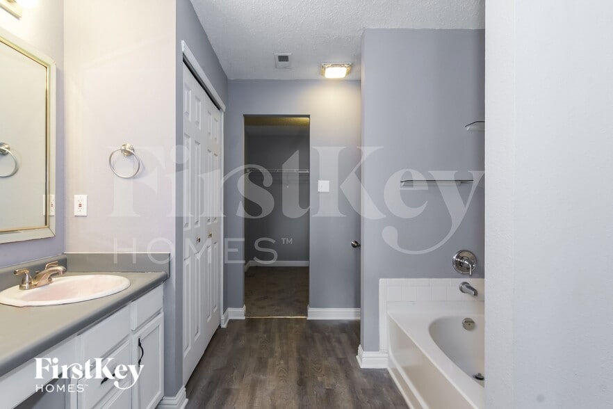 Building Photo - 8736 Belle Union Dr