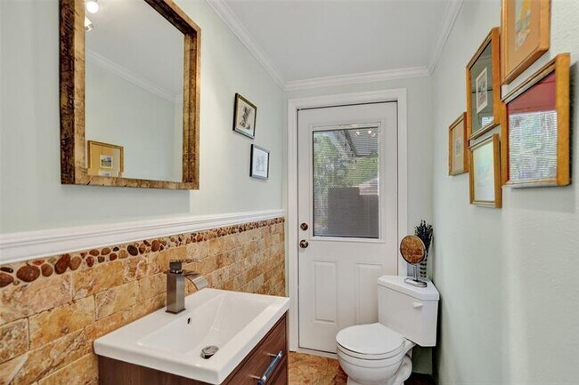 Building Photo - 1935 Harbour Inlet Dr