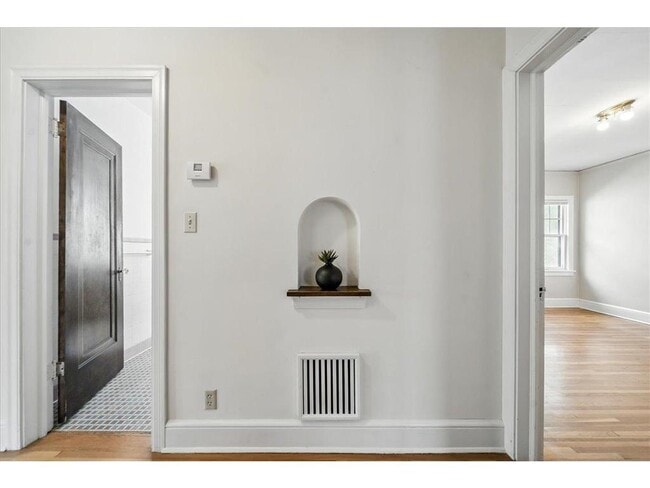Building Photo - 4948 Lyndale Ave S