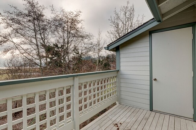 Building Photo - 2 Bed 2 Bath Point Of View Condo