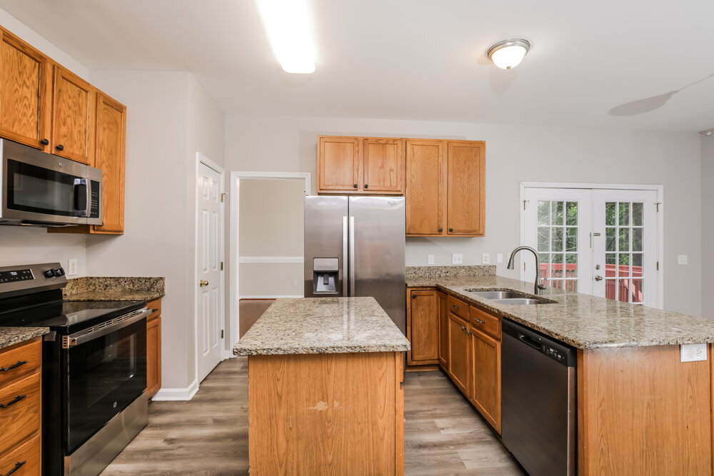 Building Photo - 136 Roan Dr