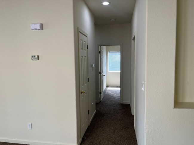 Building Photo - Beautiful 3 Bed, 2 Bath Home with 2-Car Garage in Desirable Sparks Neighborhood