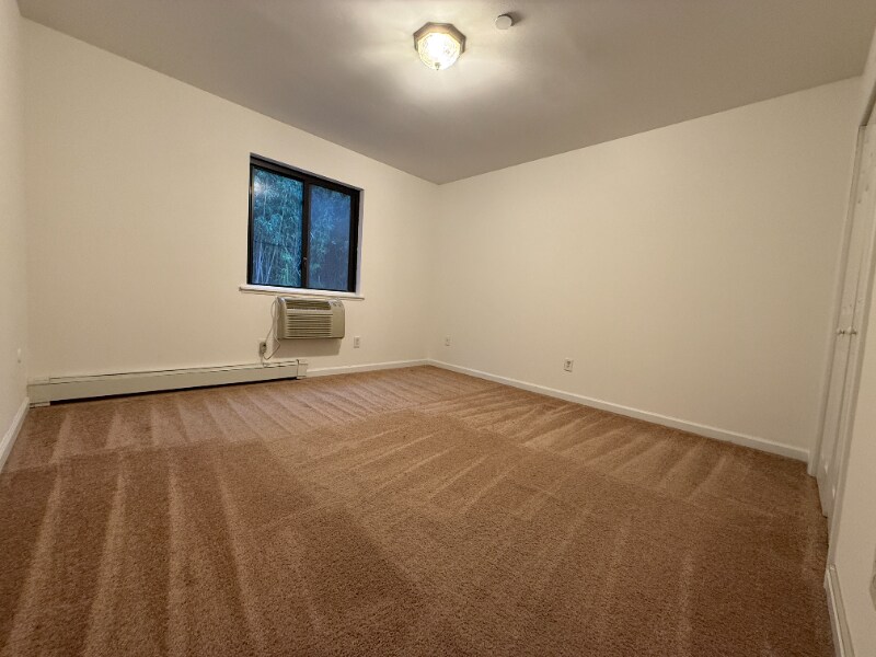 Building Photo - 208 Undercliff Ave