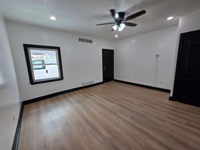 Building Photo - 1111 Freyburg St