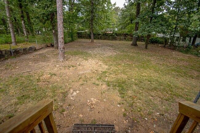 Building Photo - Charming 3-Bedroom Home with Large Fenced Backyard in Little Rock!