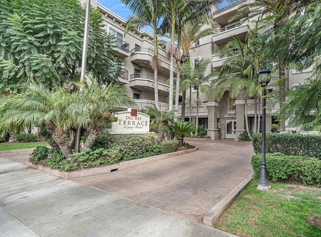 Building Photo - 4060 Glencoe Ave