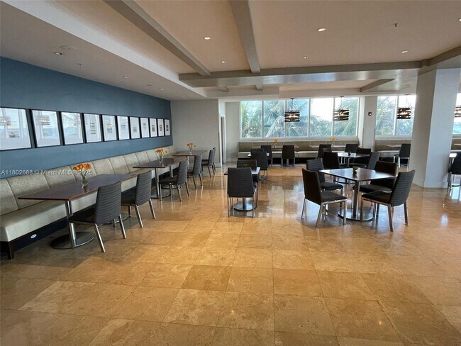 Building Photo - 17375 Collins Ave