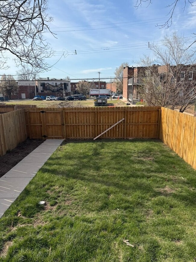 Building Photo - Bright & Spacious 3BR in The Grove – Walk to Shops & Dining!