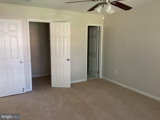 Building Photo - 8904 Grass Valley Ct