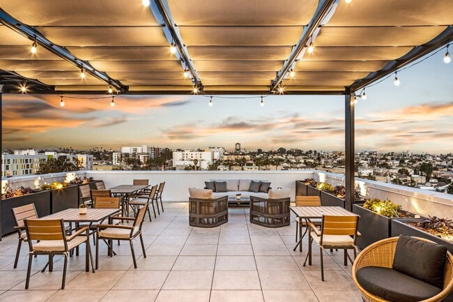 Building Photo - Georgia Modern