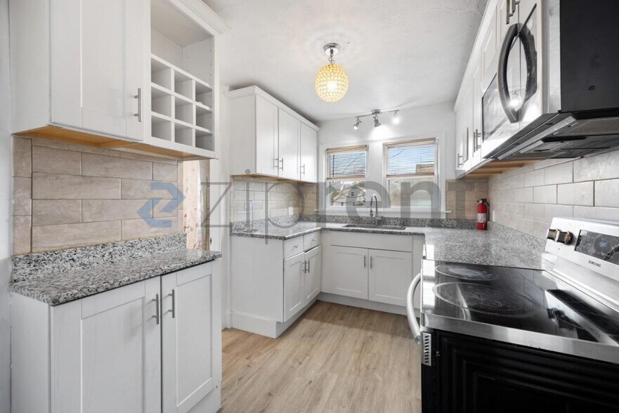 Building Photo - 11 1st Ave