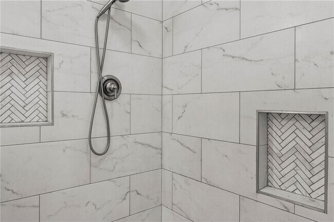 Building Photo - 2634 Birch St