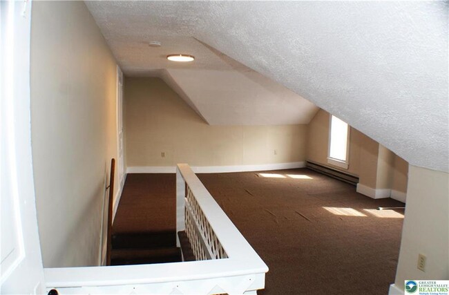 Building Photo - 353 N 6th St