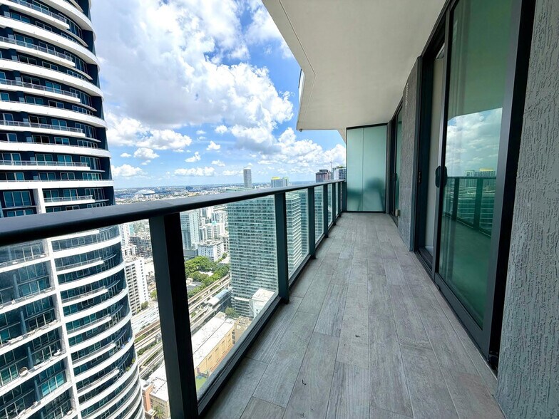 Building Photo - 1300 S Miami Ave