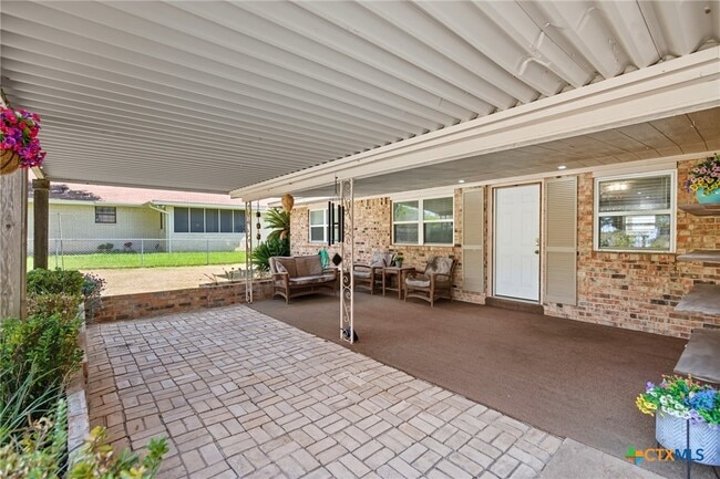 Building Photo - 1307 Summit Dr