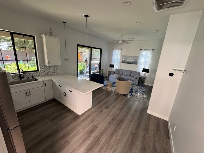 Building Photo - 1373 S Sean Dr