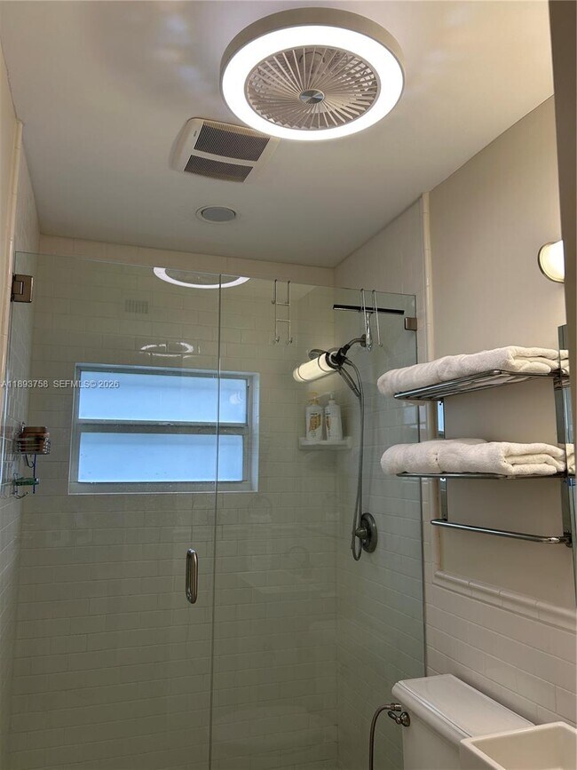 Building Photo - 2200 S Ocean Dr