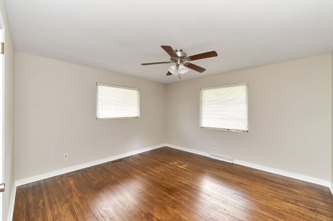 Building Photo - Available Now! Updated 3BR/2BA with Luxuri...