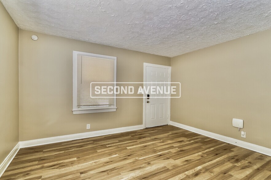 Building Photo - 651 S 37th St