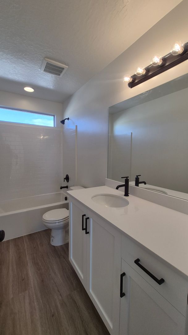 Building Photo - 5673 S Weehawken Ln