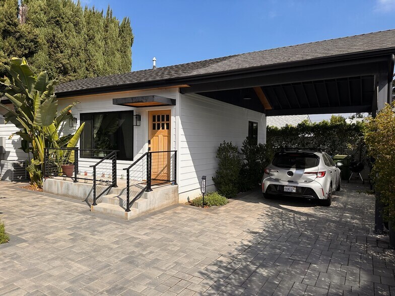 Primary Photo - 7507 Hesperia Ave