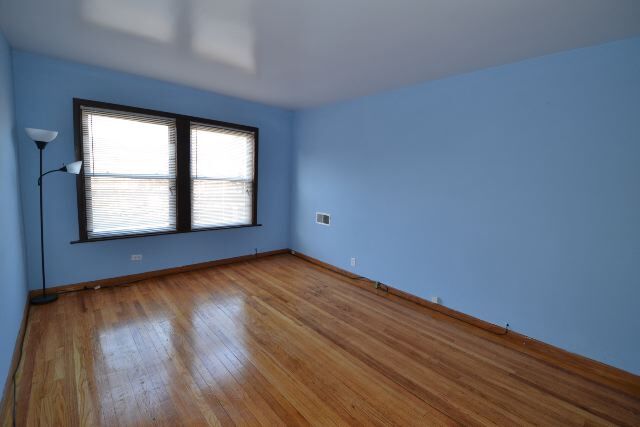 Building Photo - 3243 N Damen Ave