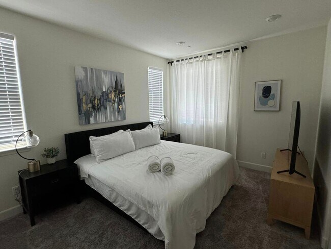 Building Photo - 6041 Oberlander Dr