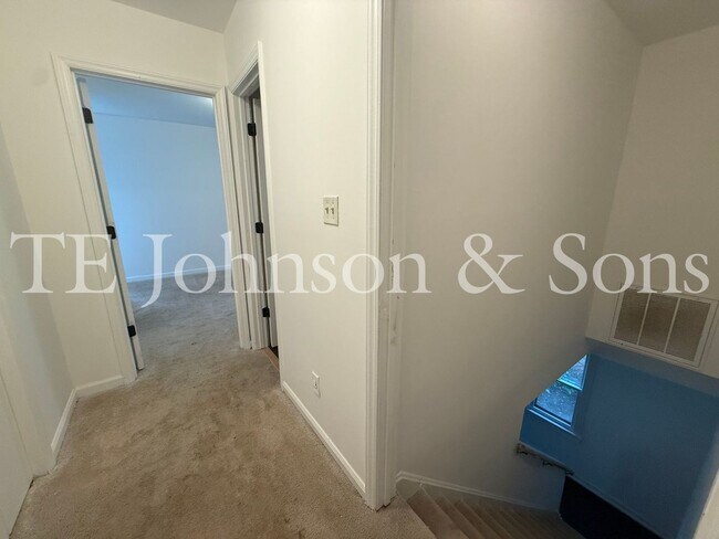 Building Photo - Modern 3BR Home with Main Level Primary Suite & Open Floor Plan in Winston-Salem