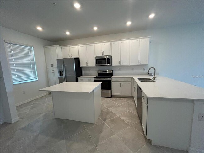Building Photo - 12240 Wellen Golf St