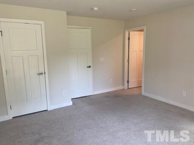 Building Photo - 511 Autumn Cure Ct