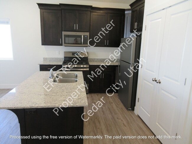 Building Photo - 2258 N 550 W