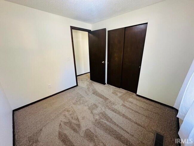 Building Photo - 2719 Kingsland Ct