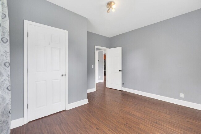 Building Photo - Spacious Rental with Modern Kitchen, Large...