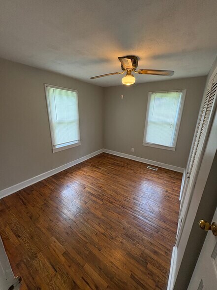 Building Photo - 407 Douglas Ln