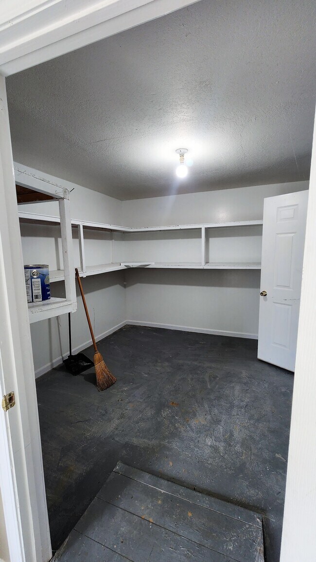 Storage room on main level - 833 Plantation Dr