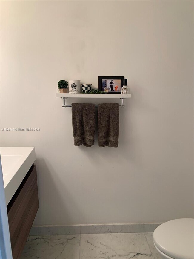 Building Photo - 555 NE 15th St