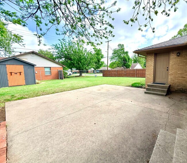 Building Photo - Beautiful Corner-Lot 3BD 1BA Home in Belle Isle Area!!