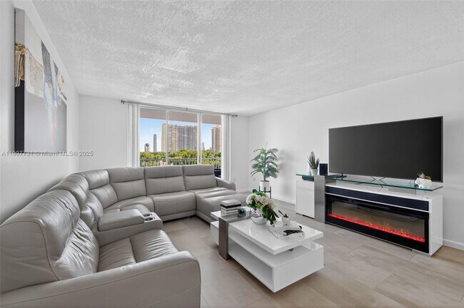 Building Photo - 2851 NE 183rd St