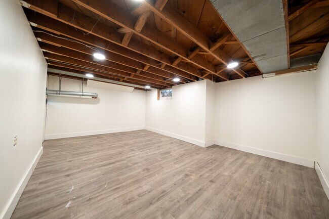 Building Photo - 14510 Gleason Lake Dr
