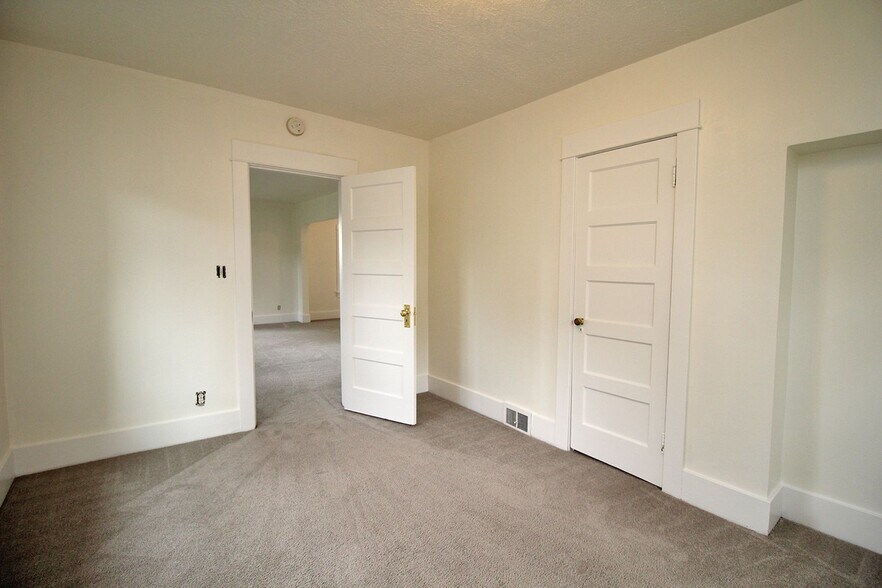 Building Photo - 4626 NE 96th Ave