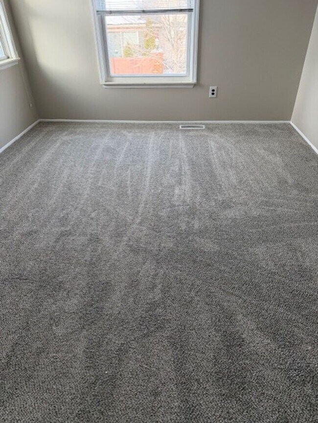 Building Photo - 2 BED - 1.5 BATH CANTON CONDO -----NORTHWIND