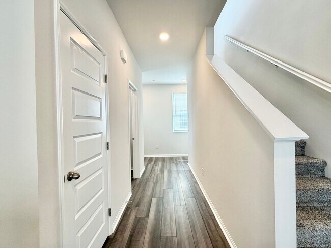 Building Photo - 3 bedroom Solar Home in Heirloom Farms for LEASE!