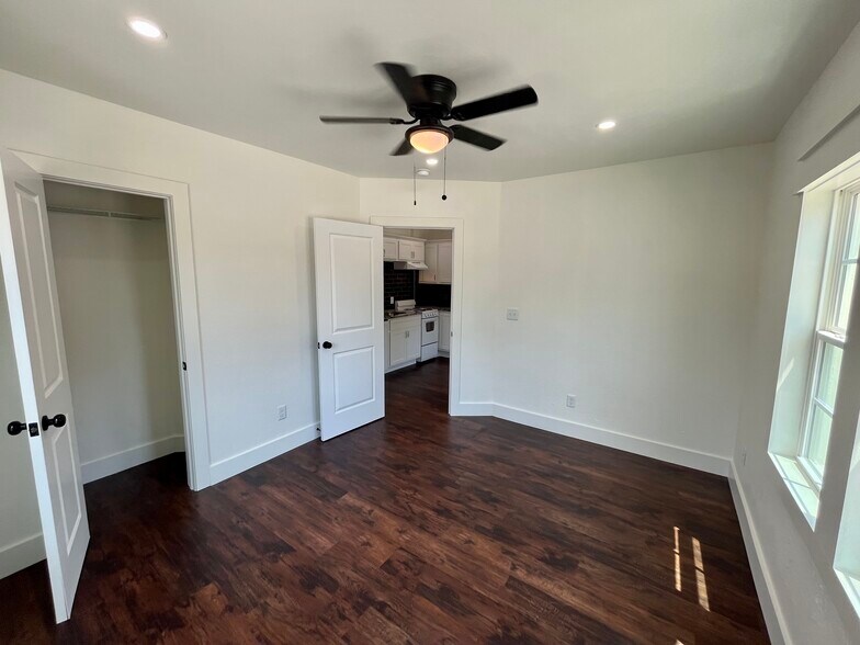 Bedroom - 2409 N Robinson Ave