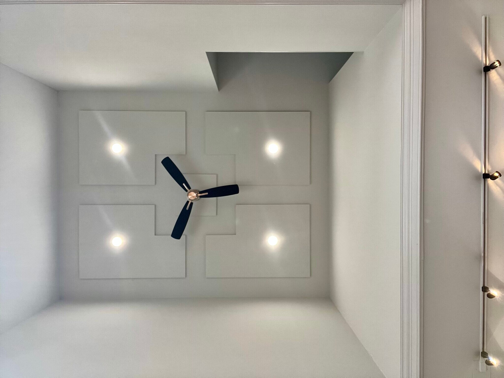 Building Photo - 203 Spring Point Dr