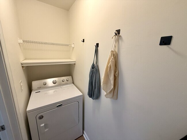 Building Photo - 1104 Harvester Cir